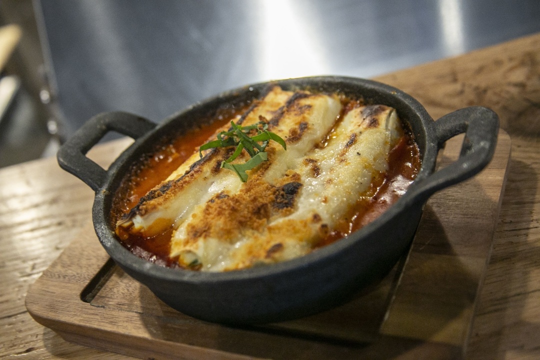 Baked Manicotti with Mozzarella and Marinara 