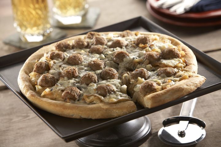 Meatball, Caramelized Onion and Gorgonzola Pizza