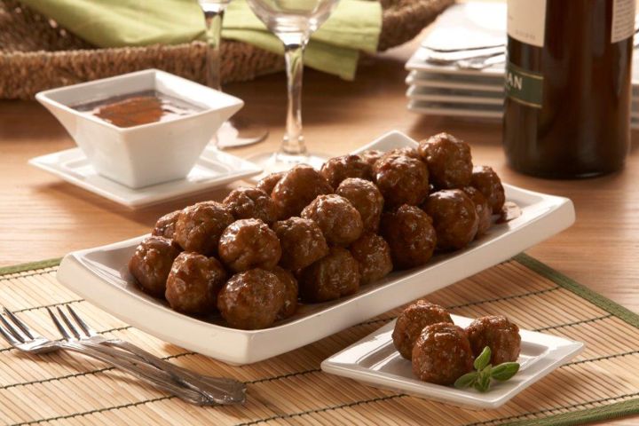 Sweet & Spicy Wine Sauce Meatballs