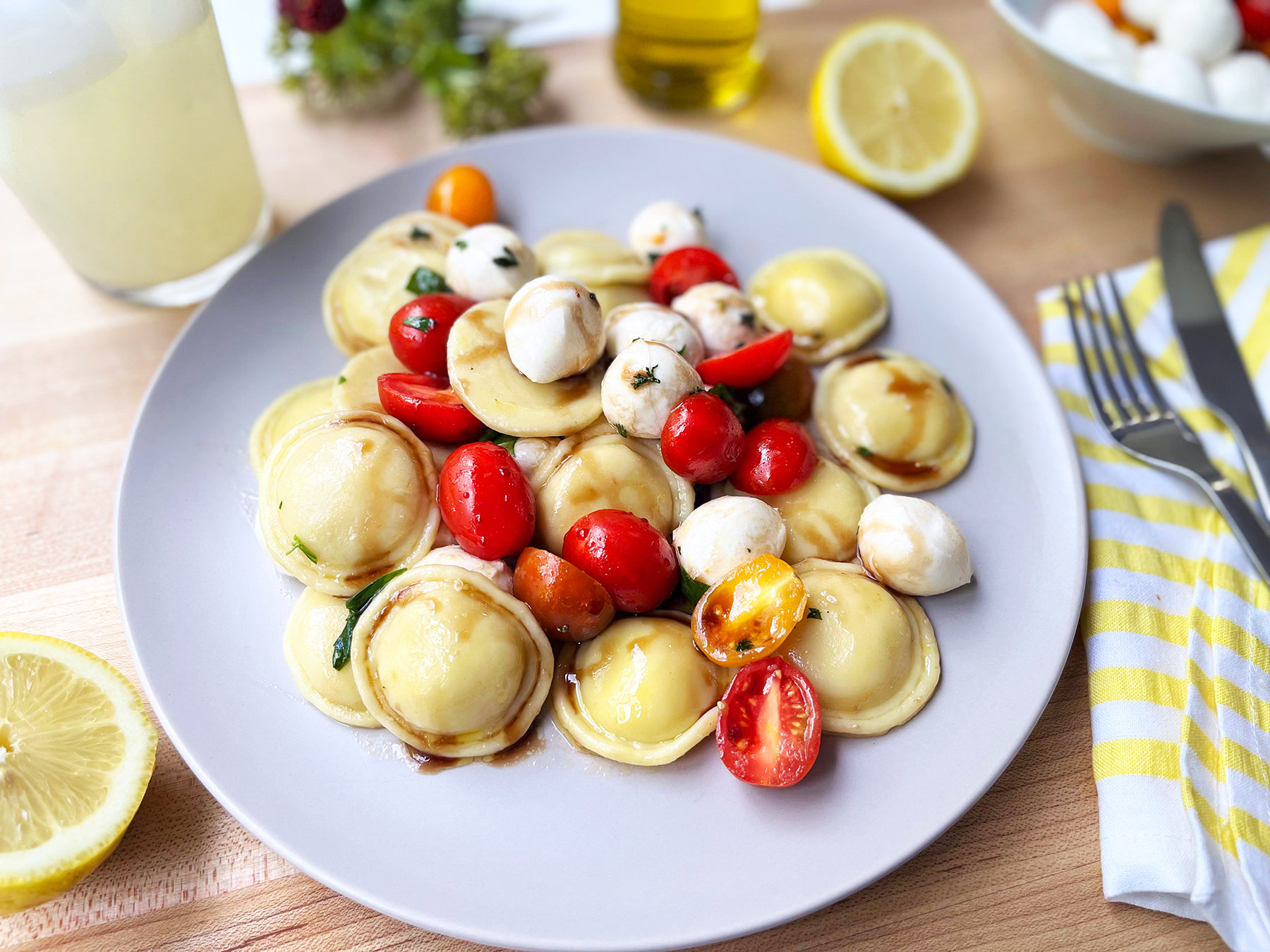 Mini Rounds® Caprese Salad