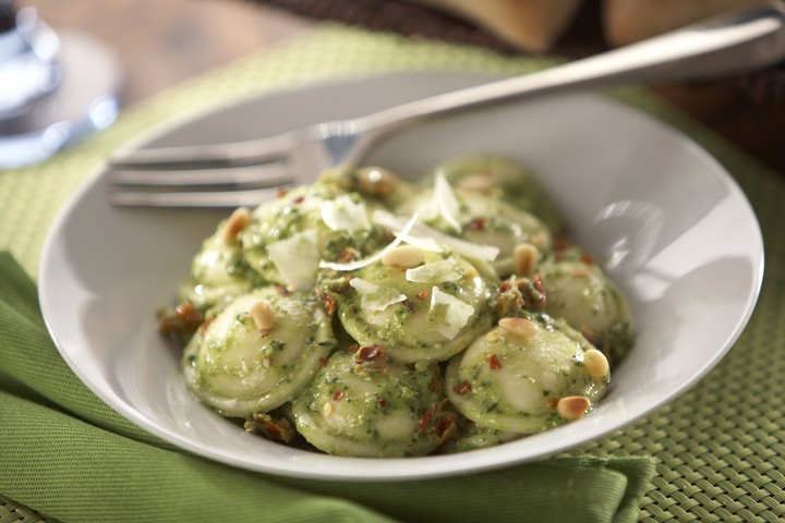 Mini Rounds® Cheese Ravioli with Spinach, Basil Pesto