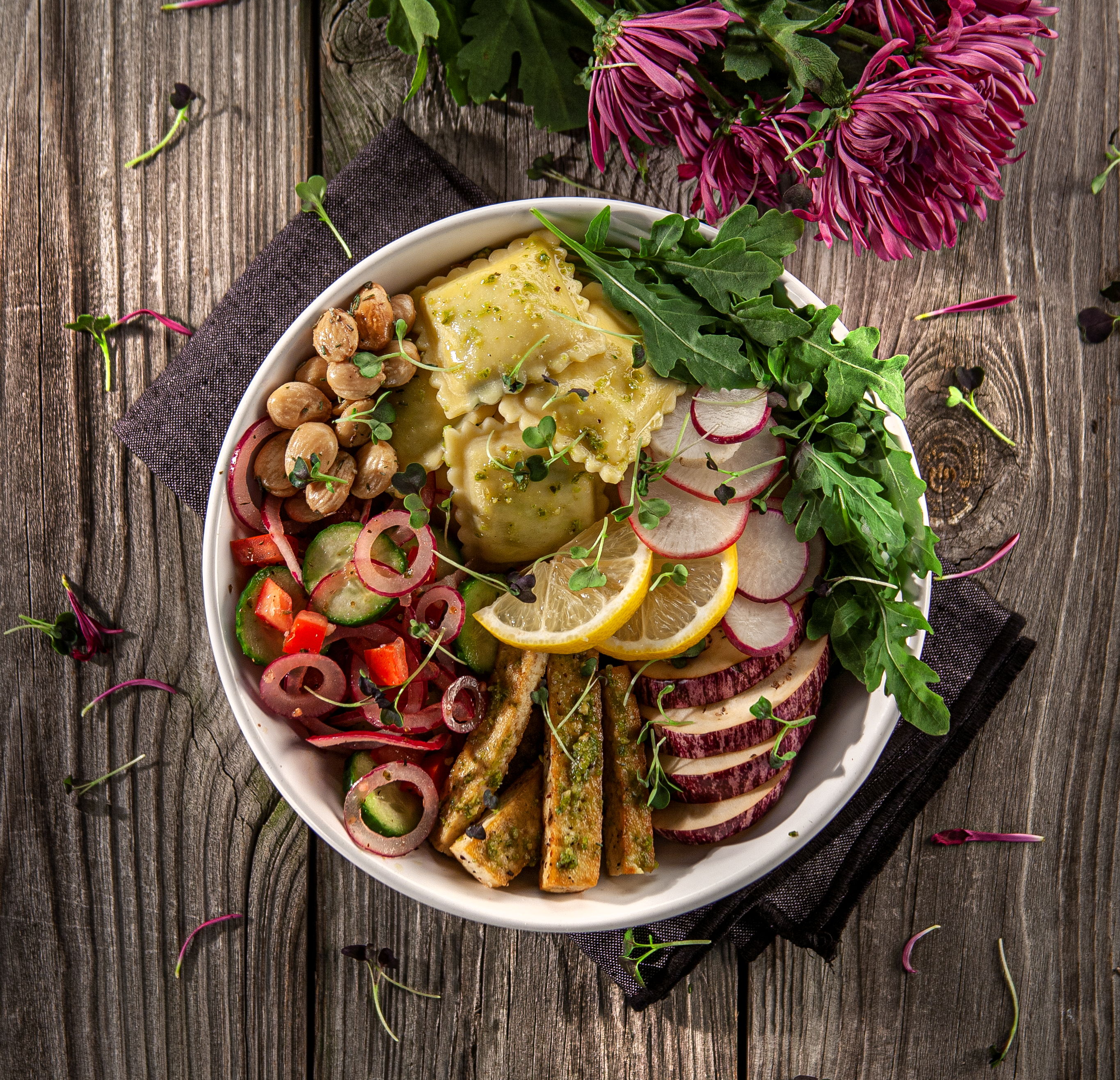 Spinach and Cheese Ravioli Tofu and Veggie Pesto Bowl 